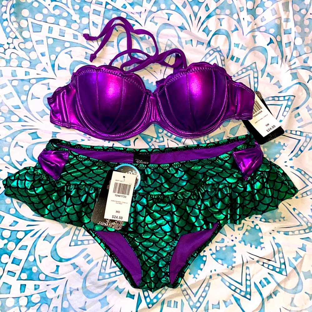 Disney Hot Topic Little Mermaid Swimsuit Small top Medium bottom 🧜‍♀️